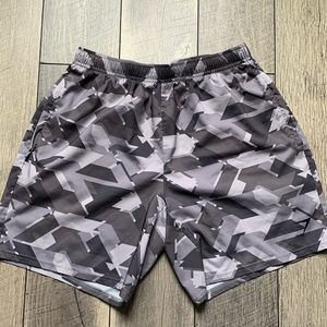 GymShark Arrival 7 inch Shorts